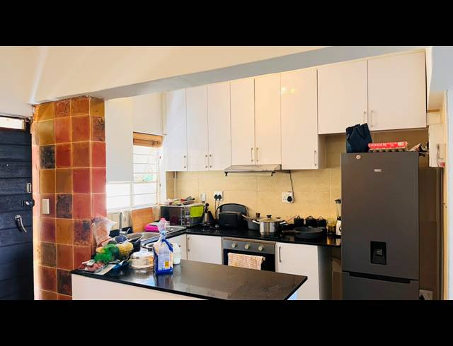 1 BEDROOM FLAT TO LET IN ESSENWOOD
